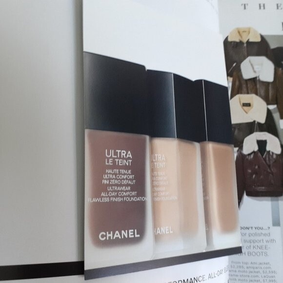 Harper Bazaar's The Home Issue Emily Ratajkowski Nov 2022 w/ sample inside - Picture 6 of 7